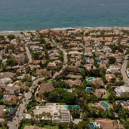 Casa Del Mar, By The Beach, Heated Pool, ماربيا