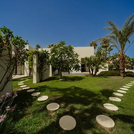 Casa Del Mar, By The Beach, Heated Pool, ماربيا